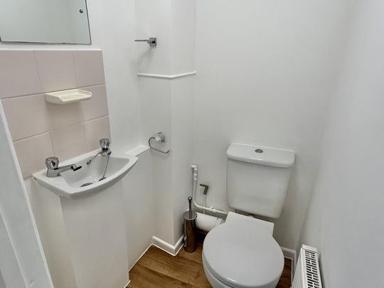 2 bedroom cottage to rent - Photo 1