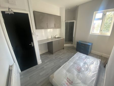 1 bed studio to rent Lewis Street, Walsall WS2 - Photo 2