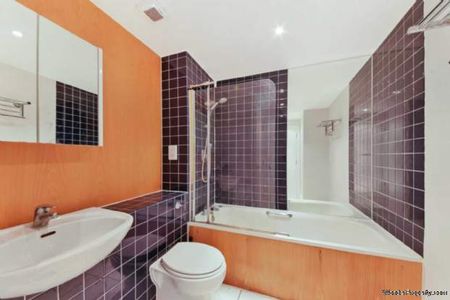 2 bedroom property to rent in London - Photo 5