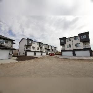 3 Bed 2.5 Bath Dbl Garage Balcony Townhouse For Rent Leduc - Photo 2