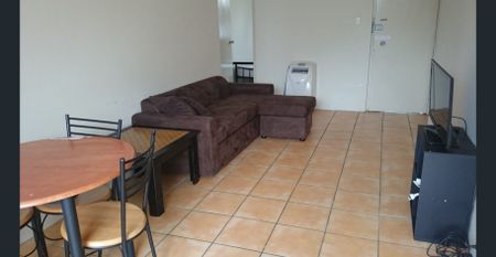 2 bedroom unit at UQ door step - Photo 5