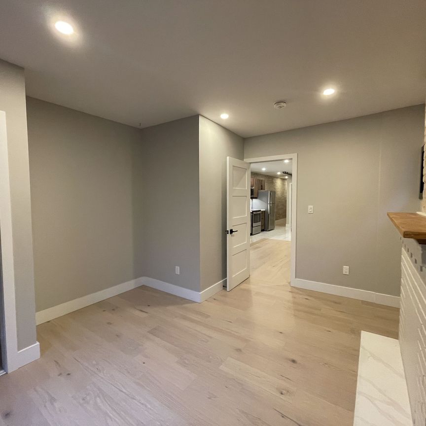 For Lease - 363 Parkside Drive Unit# 1, Toronto, Ontario - Photo 1