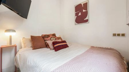 Room in a shared 5-bedroom apartment for rent in El Gòtic, no domiciliation allowed. - Foto 5