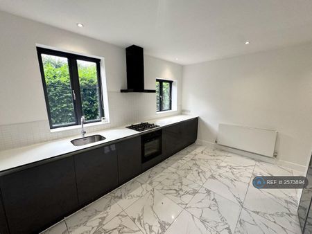 2 bedroom semi-detached house to rent - Photo 5