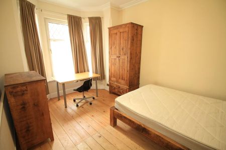 4 bedroom terraced house to rent - Photo 2