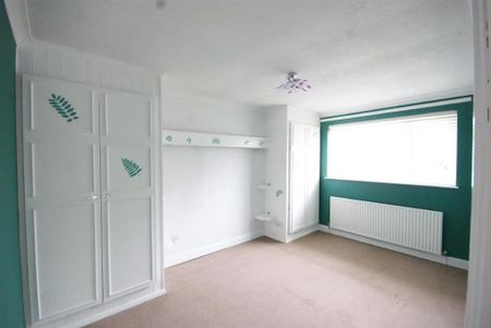 3 bedroom detached house to rent - Photo 3