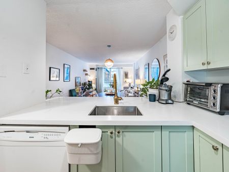 For Lease - 95 Prince Arthur Avenue Unit# 221, Toronto, Ontario - Photo 4