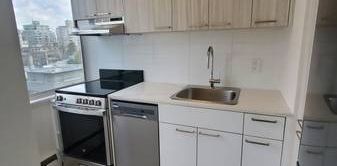 Jr 1 BR near English Bay and Stanley Park - Photo 2