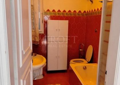 Ardeatina-Divino Amore: Quiet, charming rustic villa, big and well-curated garden, 3 beds, 1 study, 3 baths, living room, kitchen, with terraces , AC and parking space. Ref 2322