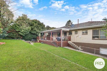 IDEALLY LOCATED, BEAUTIFUL HOME - Photo 3