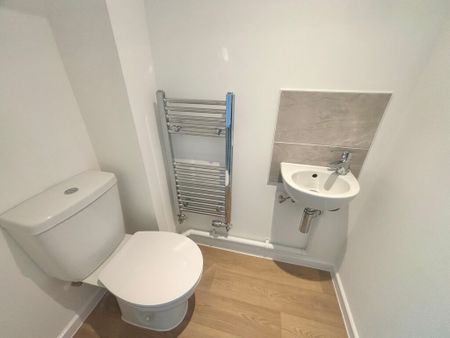 Cwrt Y Brenin, Swansea Road, Swansea - Photo 2