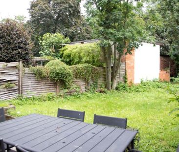 8 Bed Student Accommodation - Photo 3