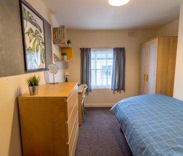 6 Bed Student Accommodation - Photo 4