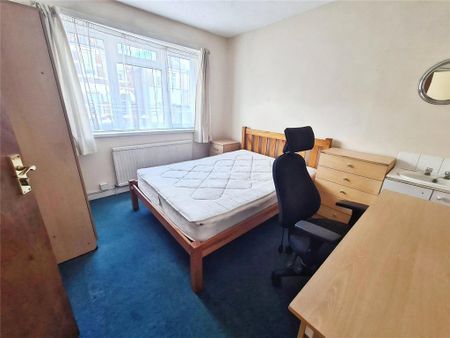 4 bedroom terraced house to rent - Photo 4