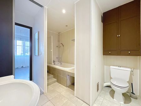 Location Appartement 3 pièces ST LAURENT DU VAR 06700 - Photo 5