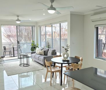 Open the door to effortless style - Photo 6