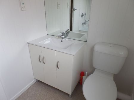 Two bedroom unit with a single garage in the popular Merivale location! - Photo 4