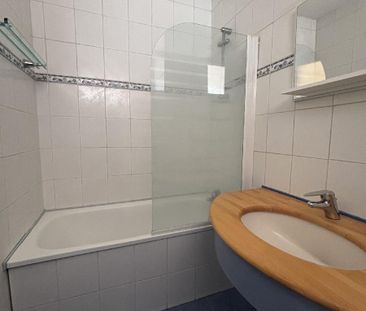 FOUGERES Bd Leclerc - Au 3ème étage avec BALCON. Lumineux apparteme... - Photo 5