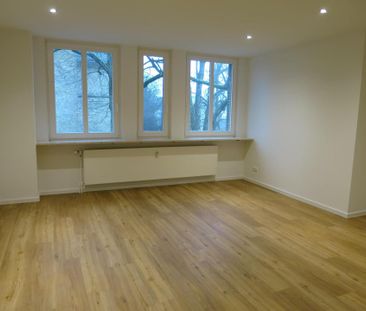 Traumhafte, individuelle Wohnung mit großer Loggia in TOP-Lage - Photo 2