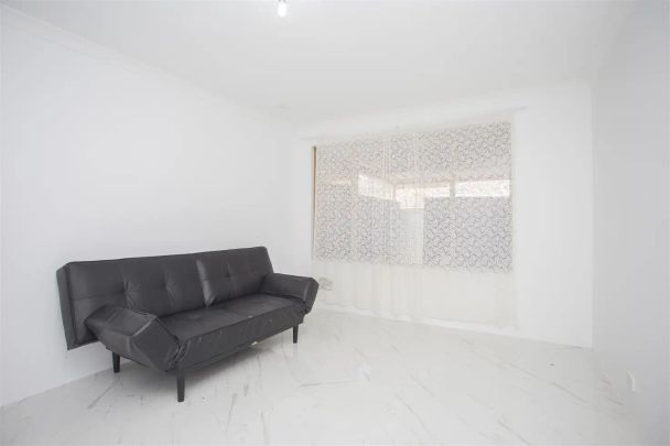 “"Charming Brookdale Retreat: Spacious House for Rent in a Prime Location!"” - Photo 1