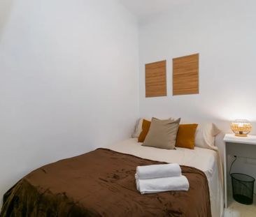 Carrer de Còrsega, Barcelona, Catalonia 08026 - Photo 2