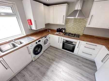 Romer Road, L6 - Photo 5