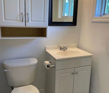 For Lease - 165 Anne Street Unit# Main Rear, Barrie, Ontario - Photo 5