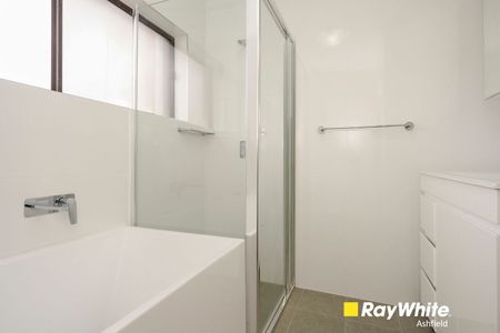 Wonderful Two Bedroom Unit - Photo 5
