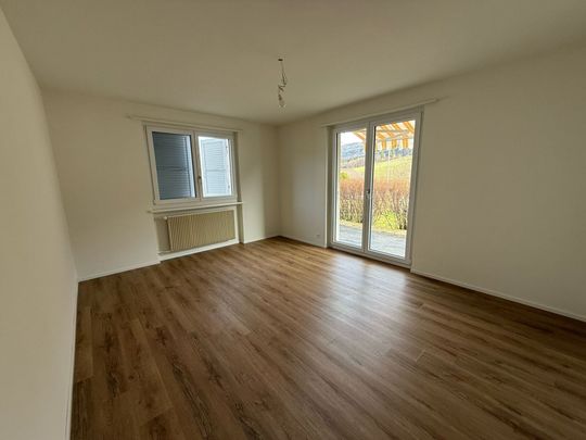 Bévilard, beautiful renovated 4.5 room apartment on the ground floor with private garden - Photo 1