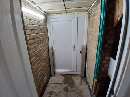 2 bedroom detached house to rent - Photo 5