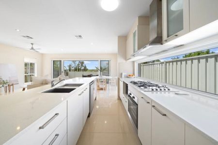 Mitchelton - Photo 4