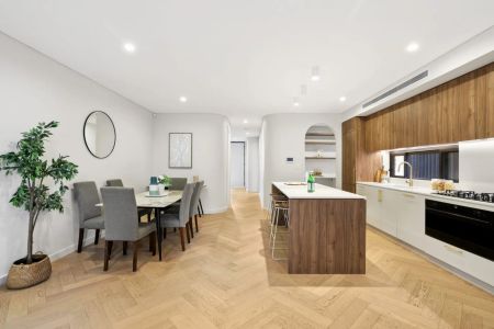 Designer Home in Top Location with Rear Lane Access - Photo 5