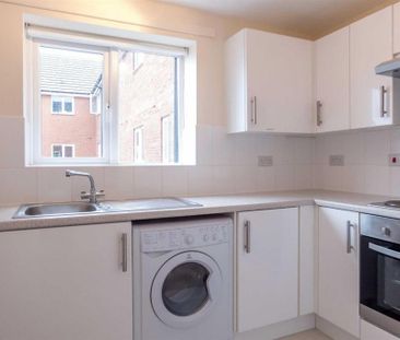 2 bedroom flat to rent - Photo 4