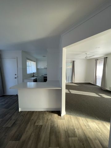 Modern Comfort and Easy Living with Gardener Included - Photo 4