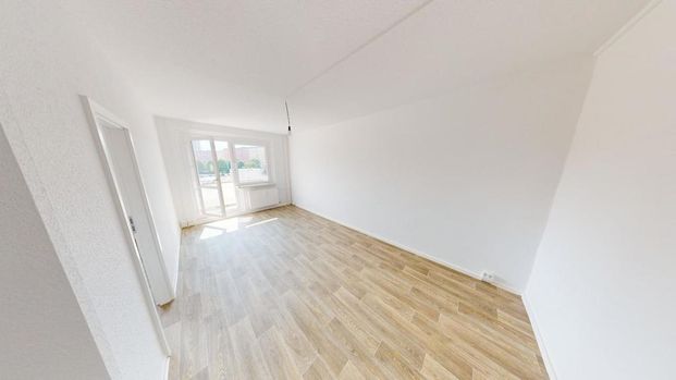 Neu sanierte 3-Raum-Wohnung mit Einbauküche - Foto 1