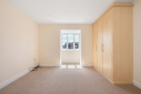 4 bedroom townhouse to rent - Photo 3