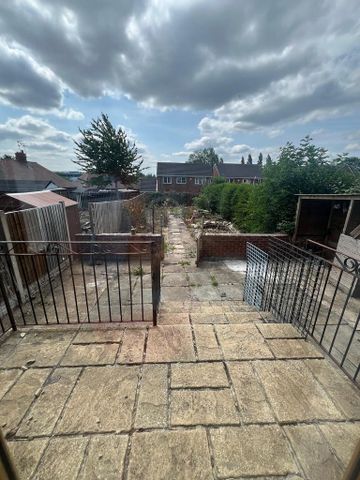 3 bedroom semi-detached house to rent - Photo 4