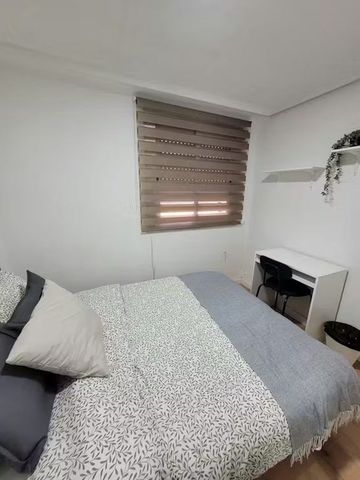 Carrer de Santa Teresa de Jesús, Burjassot, Valencian Community 46100 - Photo 2