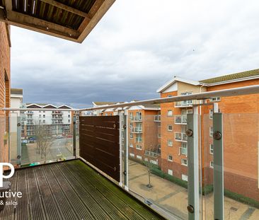 CENTURY WHARF CARDIFF BAY FURNISHED ONE BEDROOM APARTMENT WITH JULI... - Photo 1