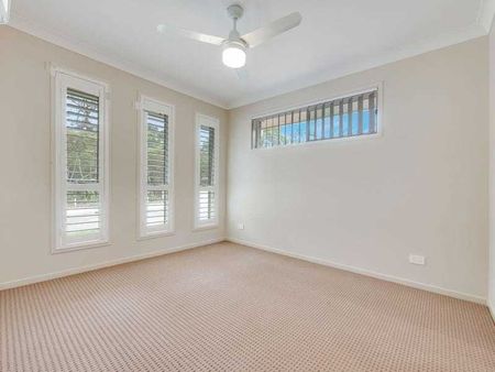 SPACIOUS LOW MAINTENANCE FAMILY LIVING - Photo 5