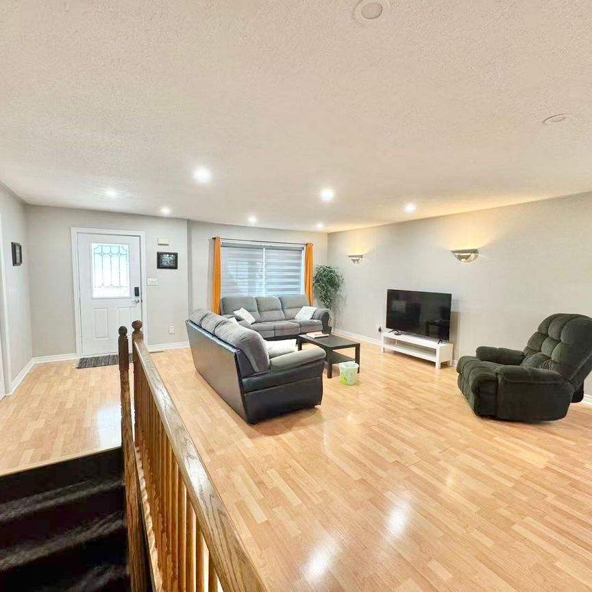 For Lease - 8189 Harvest Crescent, Niagara Falls, Ontario - Photo 1