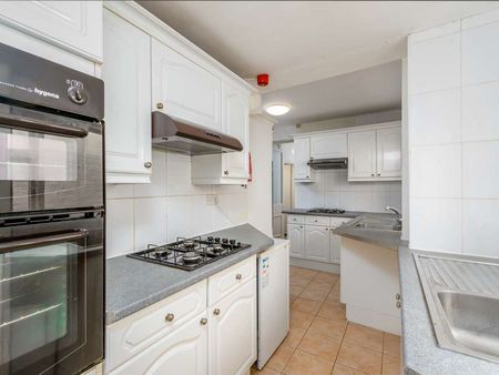 Binswood Avenue Room 1 - Photo 5