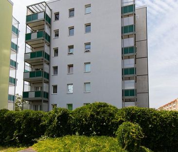 Wir sanieren für Sie! Moderne 2-Raum Wohnung mit Aufzug und großzüg... - Foto 1