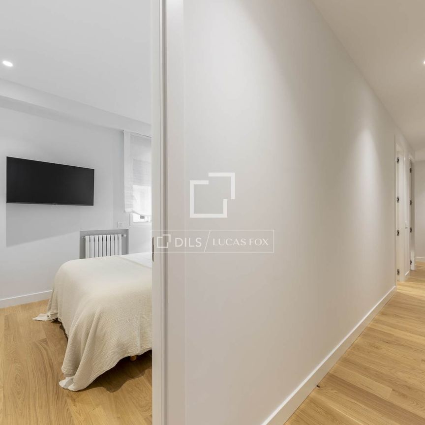 Excellent 2 Bedroom apartment for rent in Recoletos, Madrid - Photo 1
