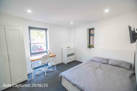 St Johns House, Brook Street - Photo 4