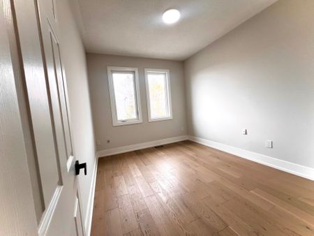 For Lease - 100 Woodroof Crescent, Aurora, Ontario - Photo 5