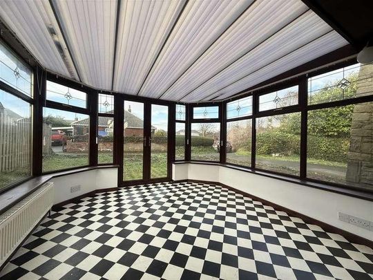 Upper Lane, Emley, HD8 - Photo 1