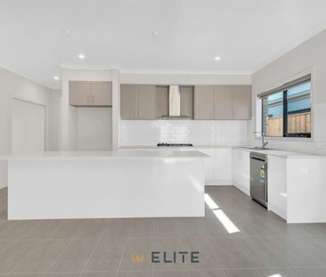 4 BED FAMILY LIVING - MERIDIAN ESTATE - Photo 4