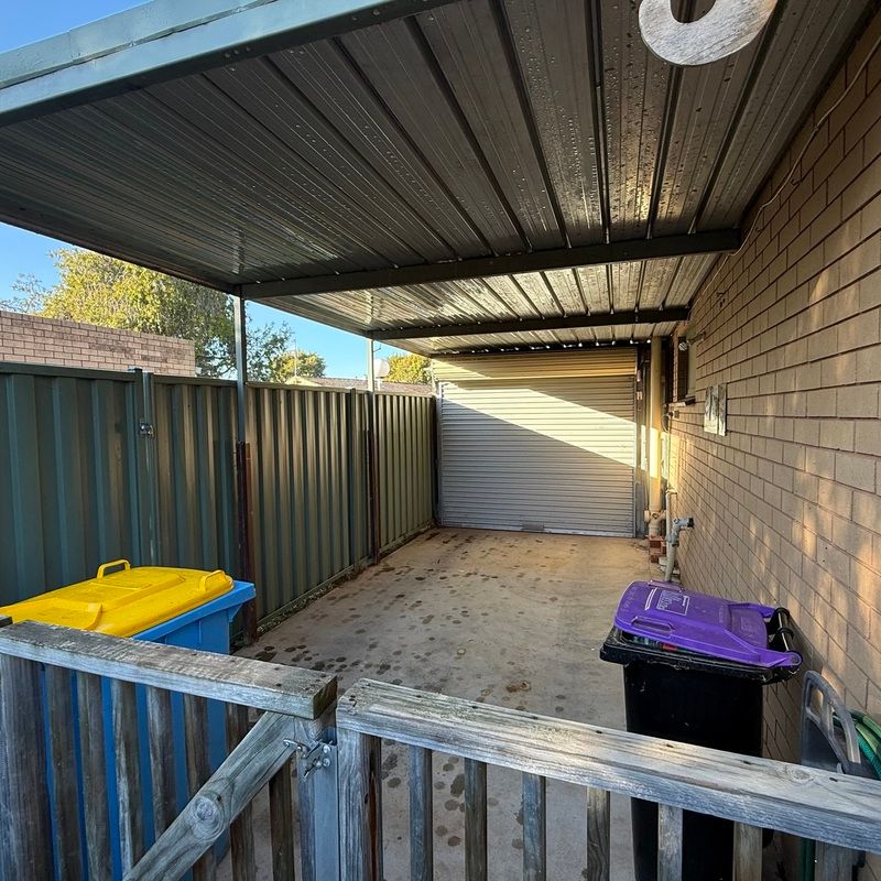 2 BEDROOM UNIT IN QUIET LOCATION - Photo 1