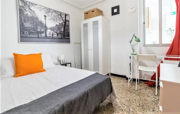 Calle Oriente, Valencia, Valencian Community 46006 - Photo 1